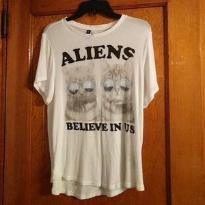 Aliens Believe In Us Tee